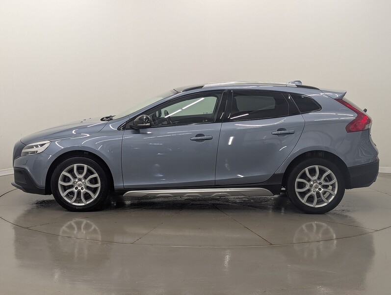 Used Volvo V40 2017 for sale - 77663395: Photo 8