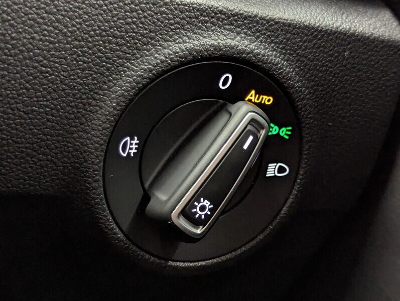 Used Volkswagen T-Roc for sale - 77817947: Photo 29