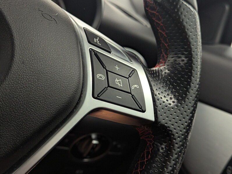 Used Mercedes-Benz SLK 2015 for sale - 75897491: Photo 37