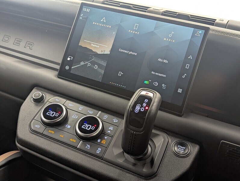 Used Land Rover Defender 90 2024 for sale - 76736472: Photo 31