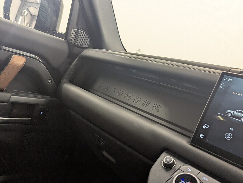 Used Land Rover Defender 90 2024 for sale - 76736472: Photo 45