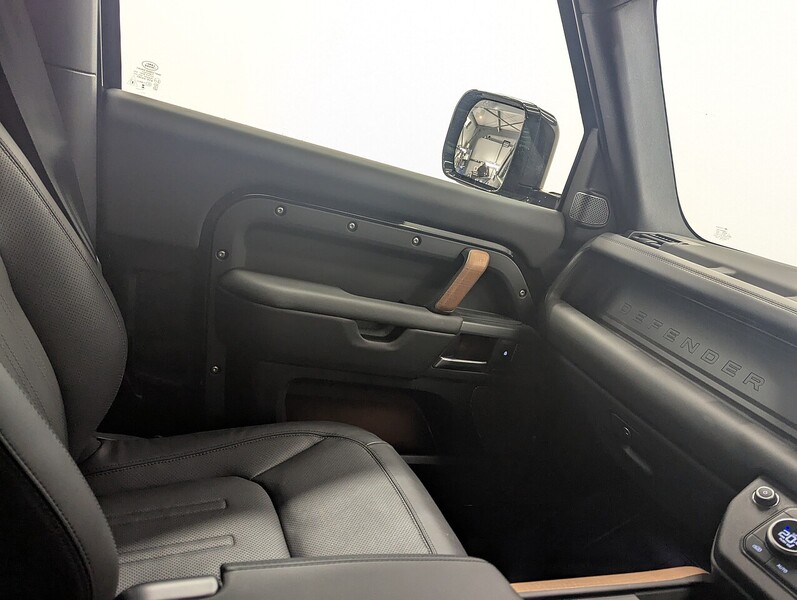 Used Land Rover Defender 90 2024 for sale - 76736472: Photo 50