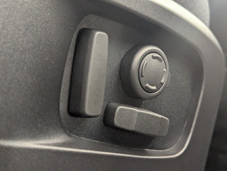 Used Land Rover Defender 90 2024 for sale - 76736472: Photo 51