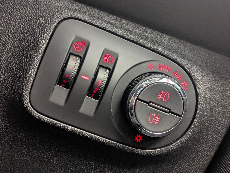 Used Vauxhall Corsa 2016 for sale - 76454813: Photo 32