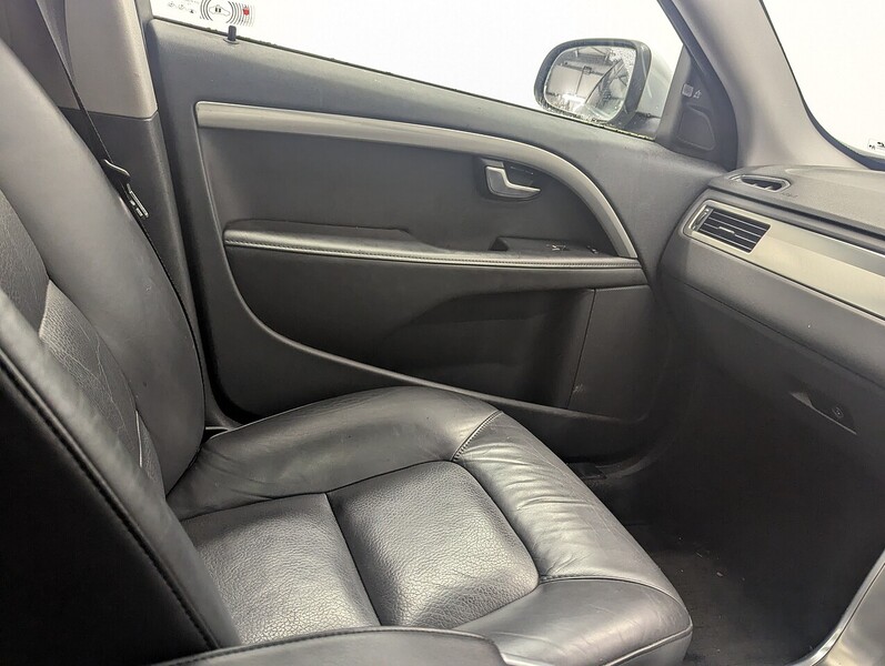 Used Volvo V70 2013 for sale - 76986532: Photo 46