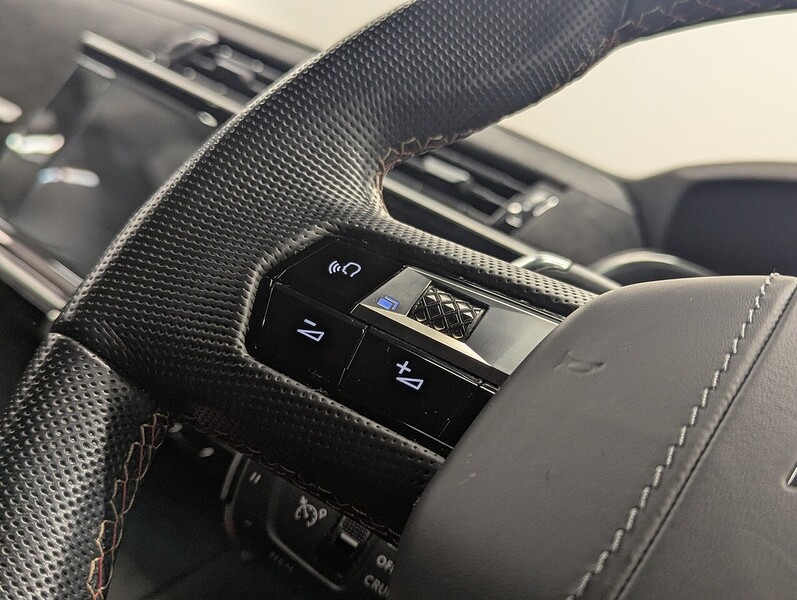 Used DS Automobiles DS 7 Crossback 2021 for sale - 76263814: Photo 23