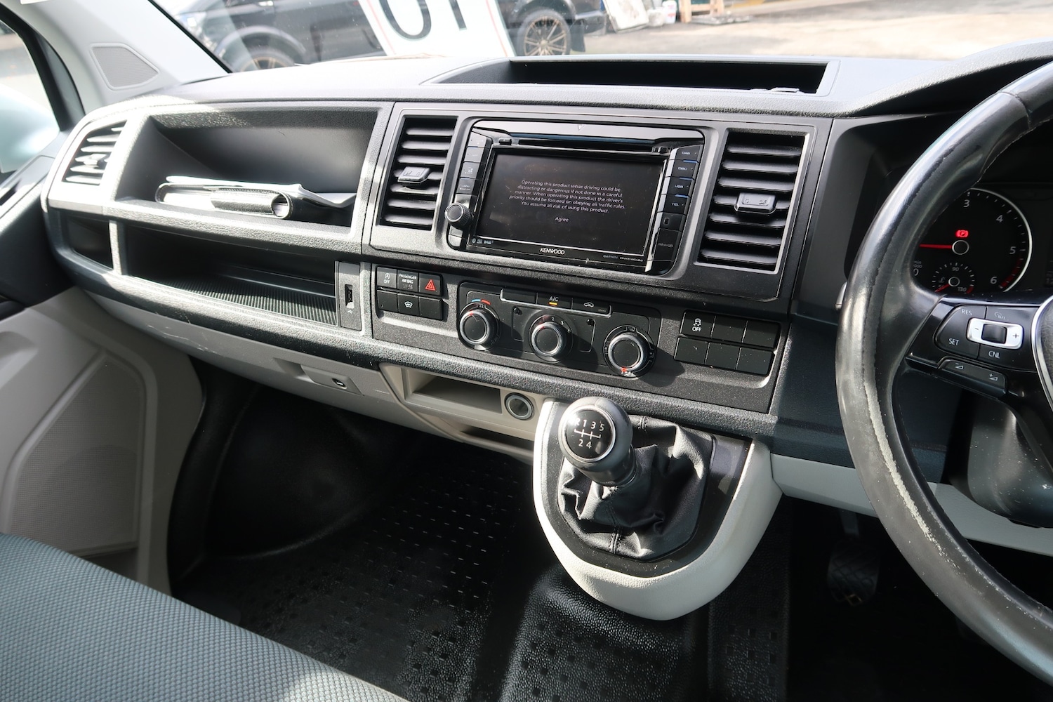 Used Volkswagen Transporter 2019 for sale - 76320780: Photo 2