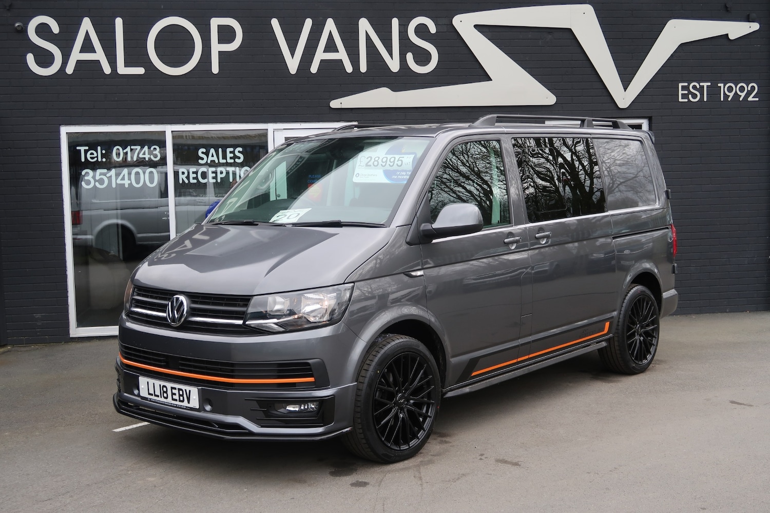 Used Volkswagen Transporter 2018 for sale - 77997794: Photo 1