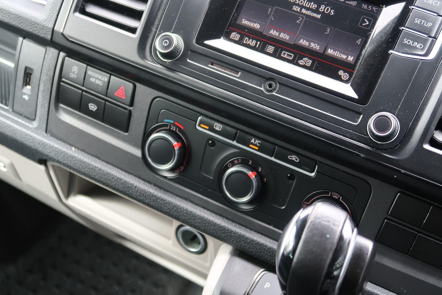 Used Volkswagen Transporter 2018 for sale - 77997794: Photo 12