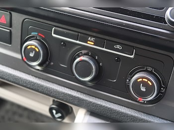 Used Volkswagen Transporter 2018 for sale - 78579853: Photo