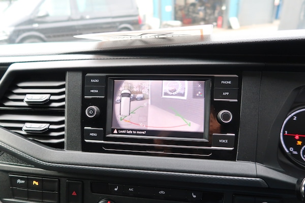 Used Volkswagen Transporter 2022 for sale - 76232202: Photo 8