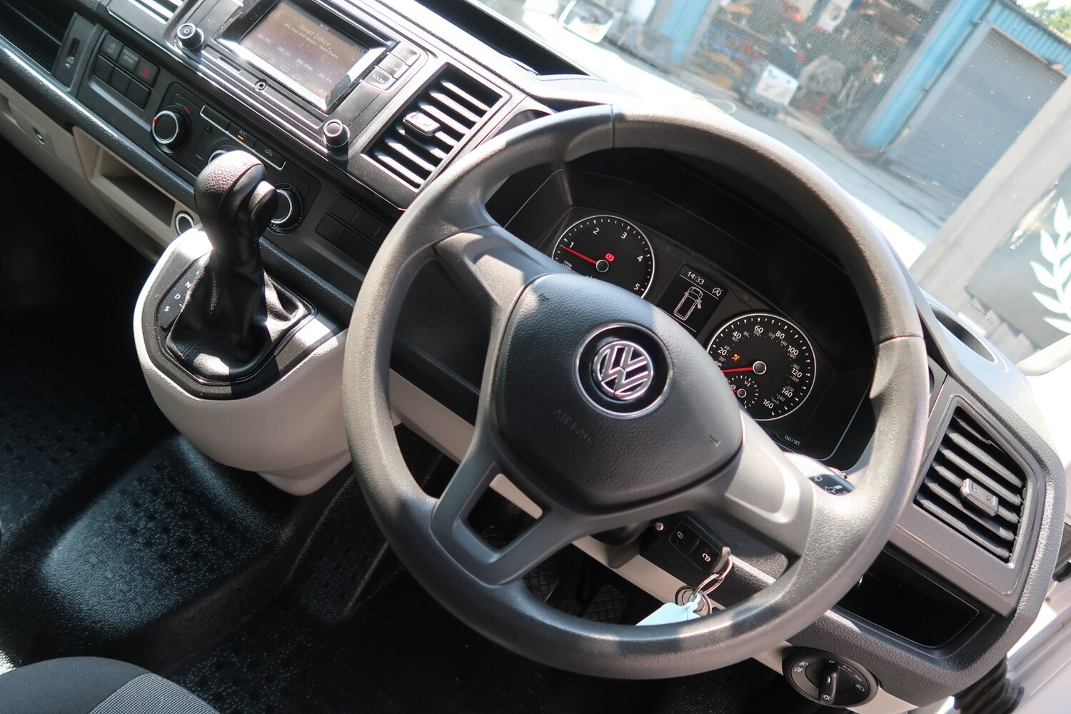 Used Volkswagen Transporter 2018 for sale - 75424717: Photo 4