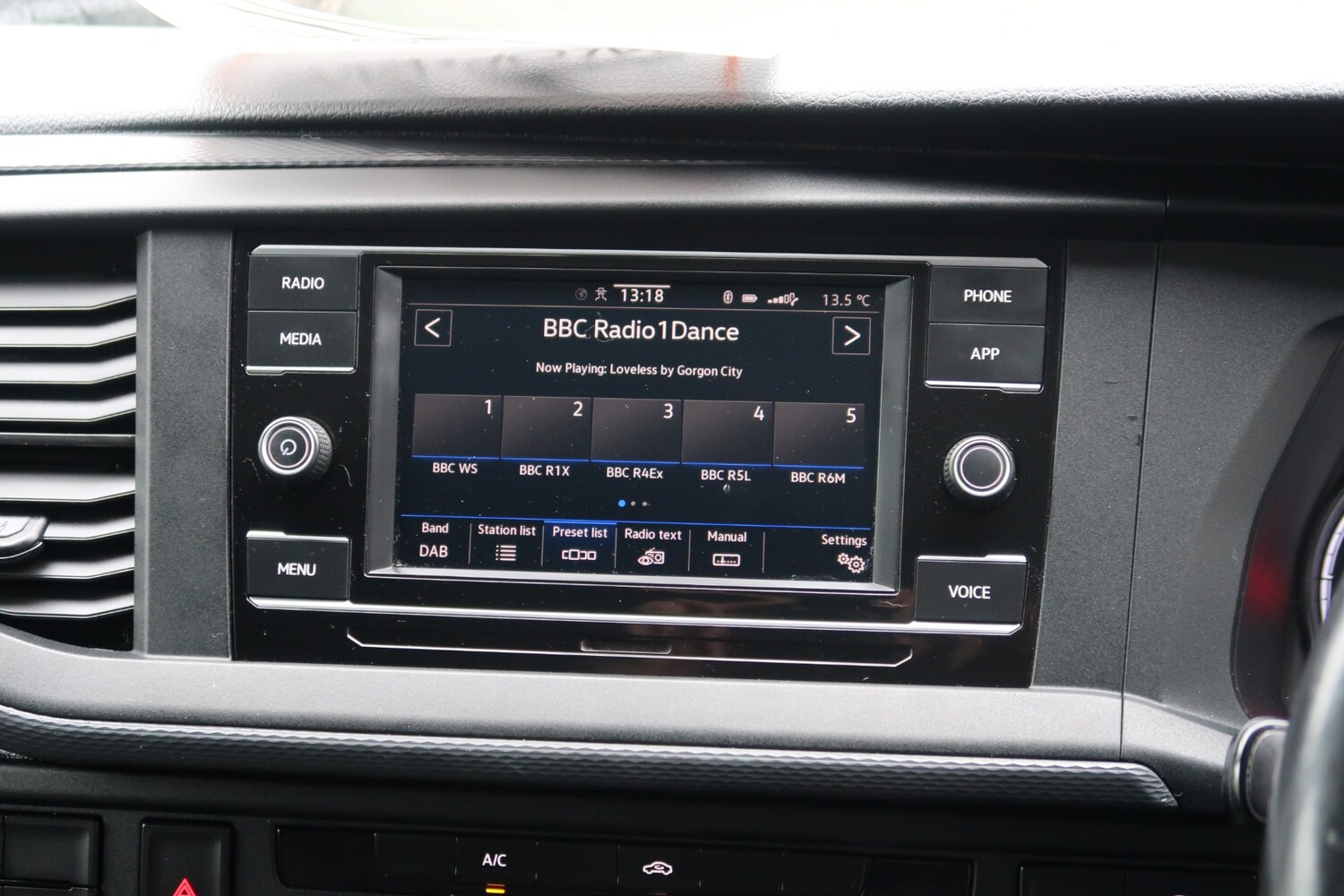 Used Volkswagen Transporter 2020 for sale - 76556677: Photo 3