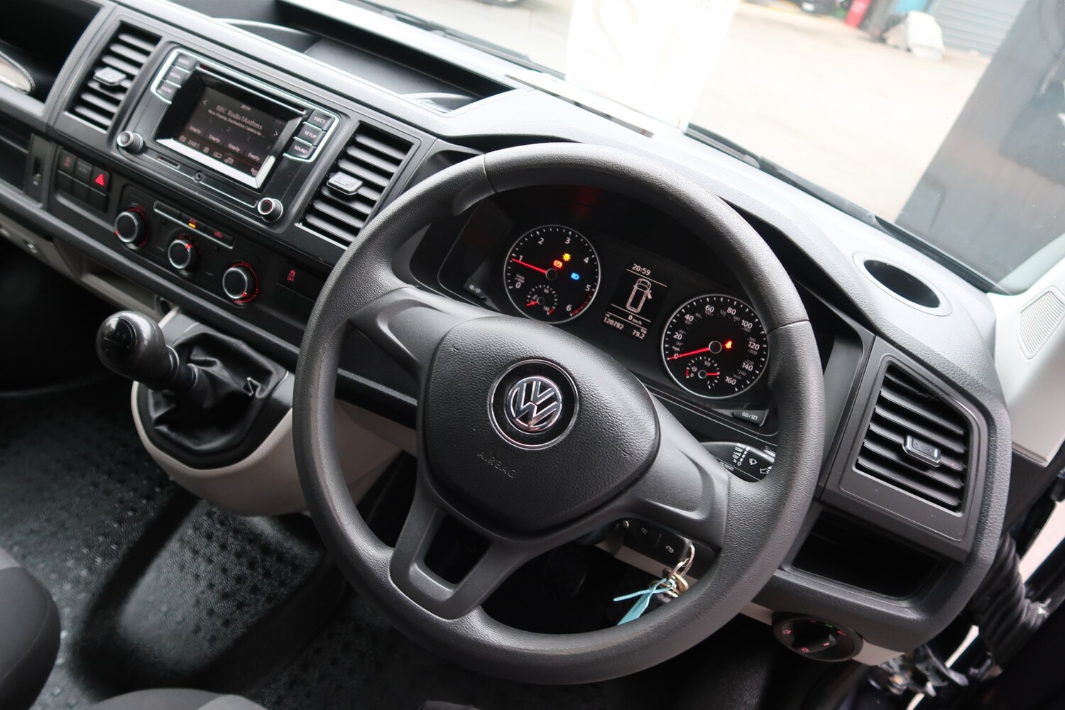 Used Volkswagen Transporter 2019 for sale - 76273257: Photo 5