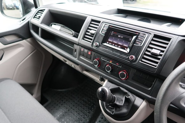 Used Volkswagen Transporter 2017 for sale - 73302926: Photo 2