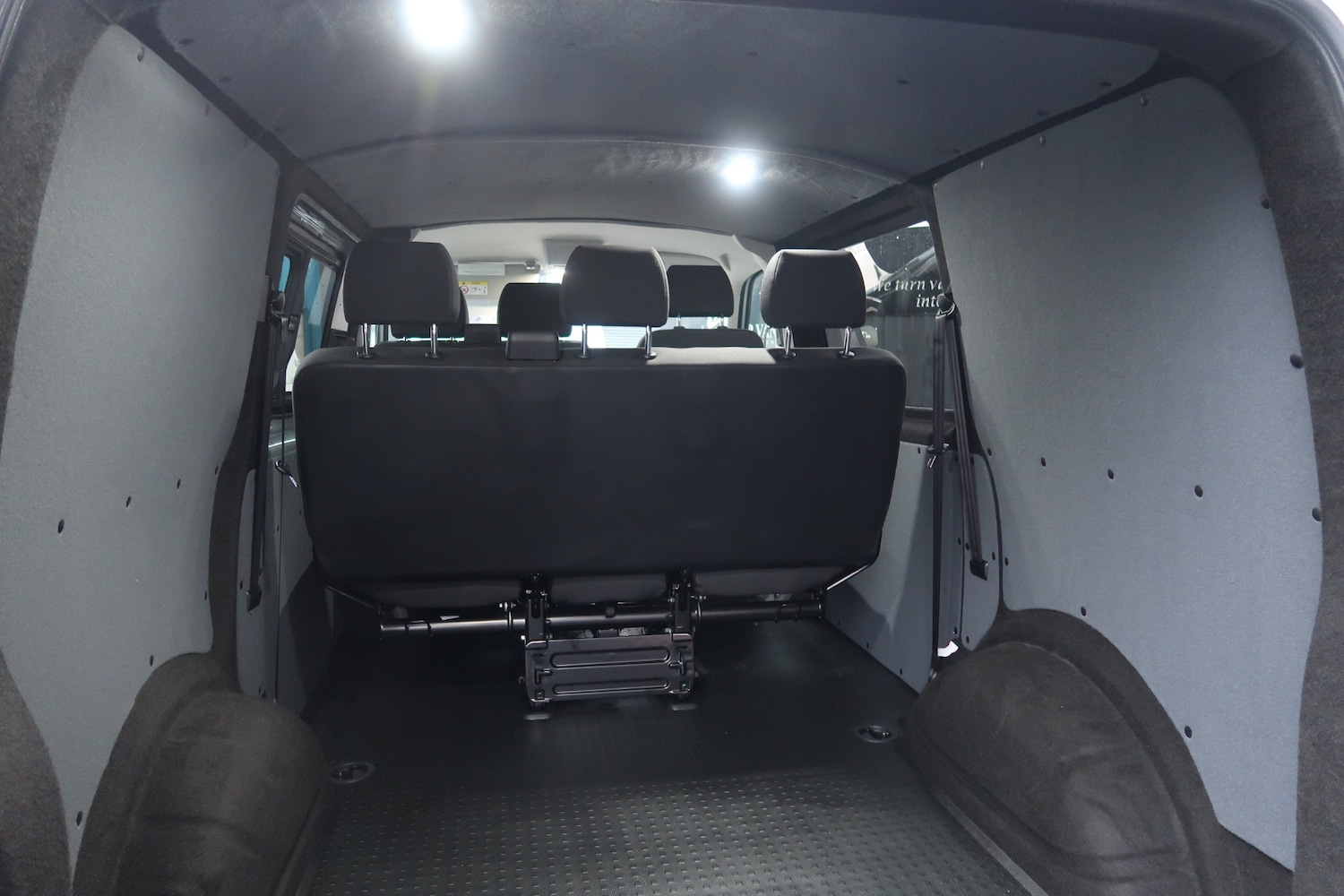 Used Volkswagen Transporter 2023 for sale - 77297112: Photo 7