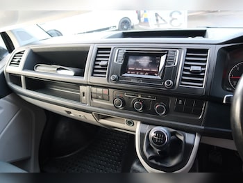 Used Volkswagen Transporter 2018 for sale - 78484524: Photo