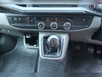 Used Volkswagen Transporter 2020 for sale - 79173917: Photo