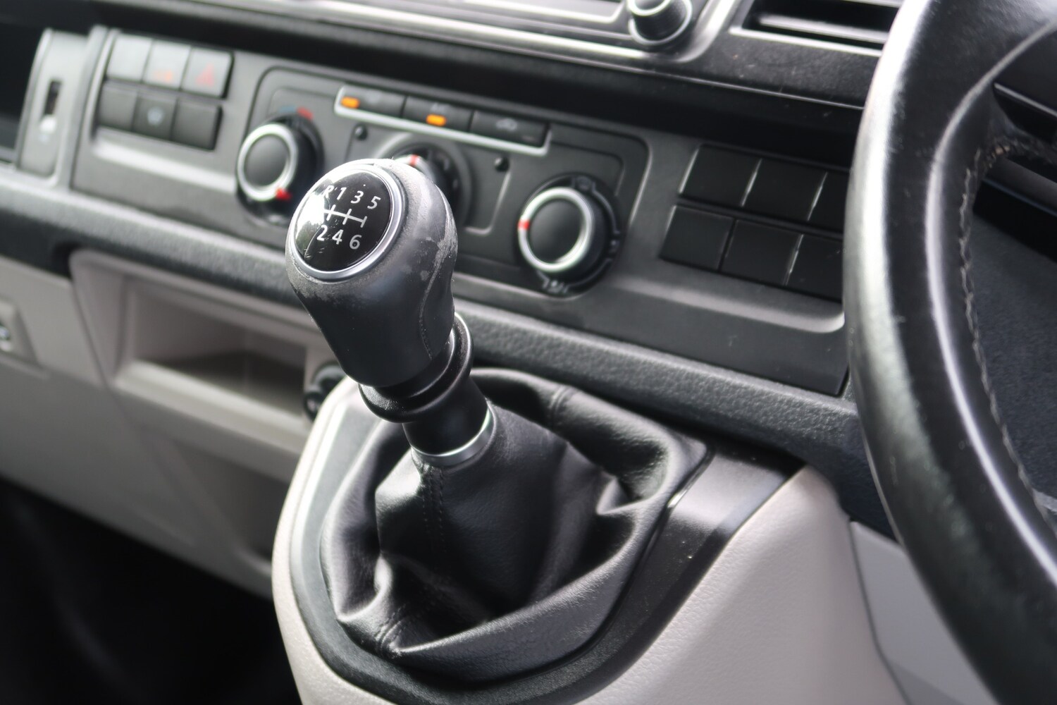 Used Volkswagen Transporter 2017 for sale - 75984508: Photo 3