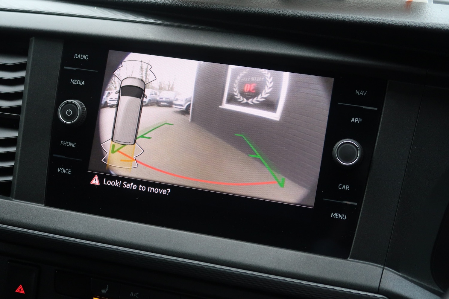 Used Volkswagen Transporter 2024 for sale - 77962359: Photo 11