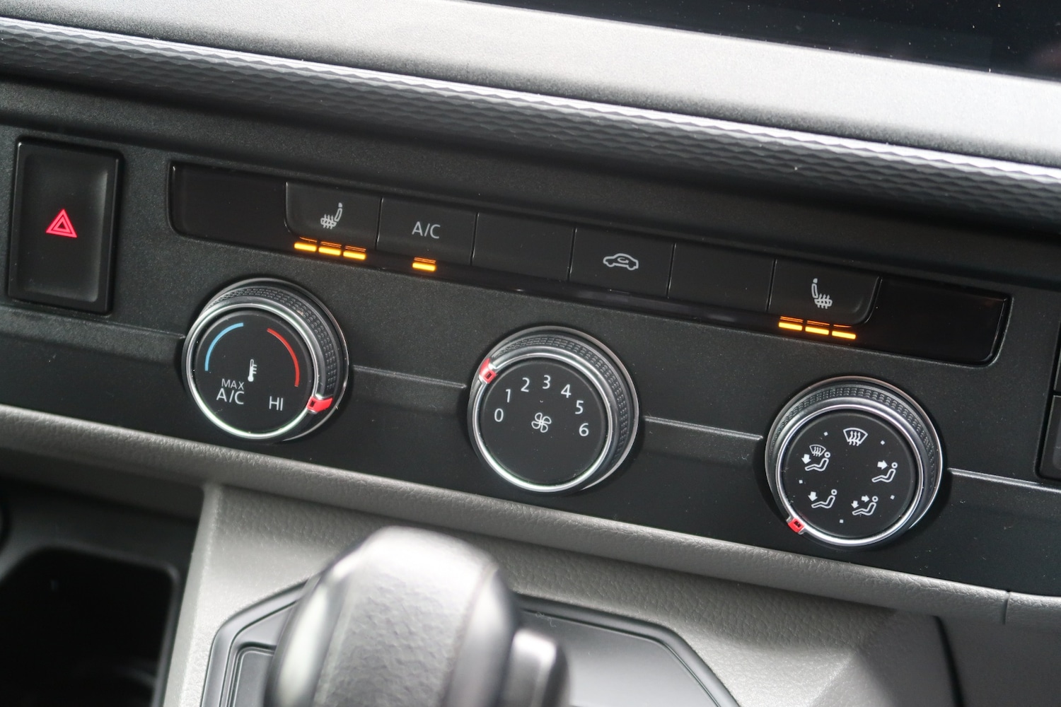 Used Volkswagen Transporter 2023 for sale - 77732596: Photo 4