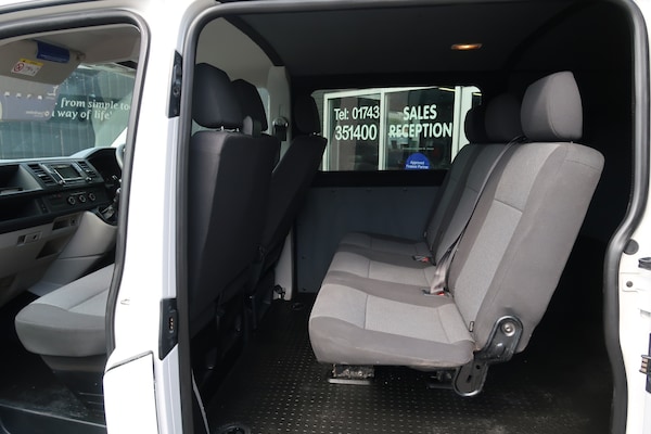 Used Volkswagen Transporter 2018 for sale - 74602490: Photo 10