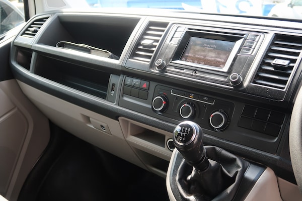 Used Volkswagen Transporter 2018 for sale - 74602490: Photo 13