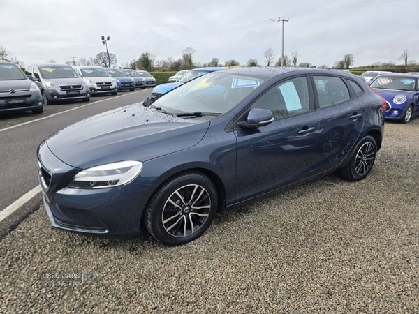 Used Volvo V40 2018 for sale - 77941209: Photo 2