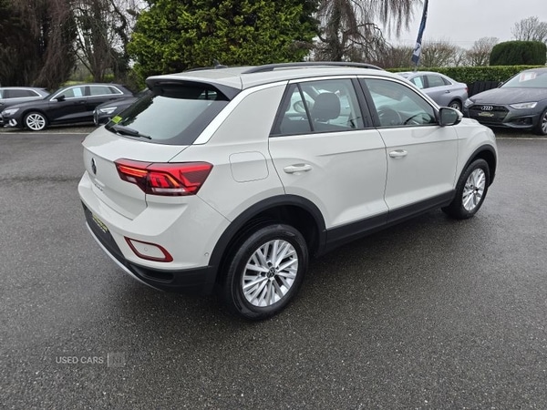 Used Volkswagen T-Roc 2023 for sale - 77538845: Photo 5