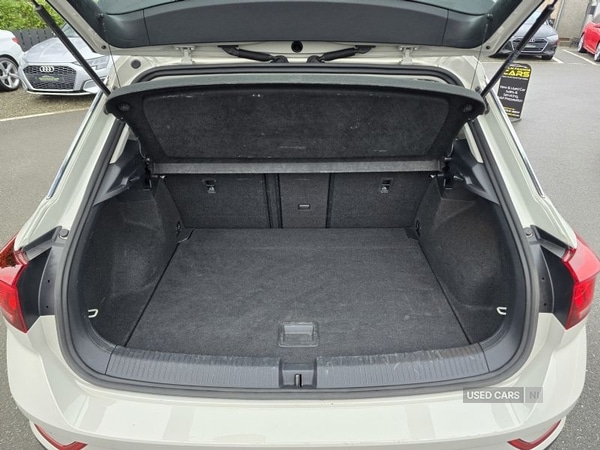 Used Volkswagen T-Roc 2023 for sale - 77538845: Photo 9