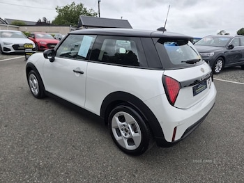 Used MINI Hatch 2024 for sale - 79610060: Photo
