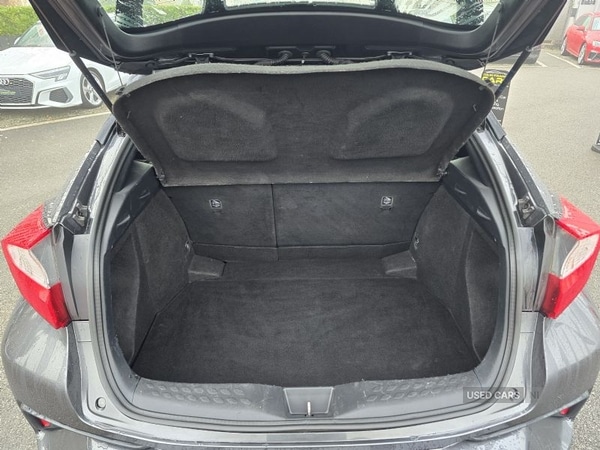 Used Toyota C-HR 2018 for sale - 76593050: Photo 9