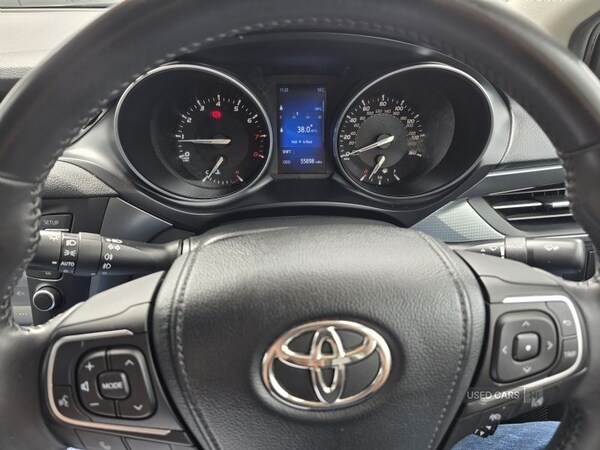 Used Toyota Avensis 2017 for sale - 75430104: Photo 11