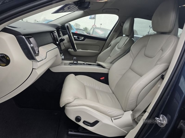 Used Volvo XC60 2022 for sale - 77315650: Photo 7