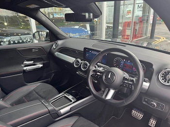 Used Mercedes-Benz GLB 2024 for sale - 76678352: Photo