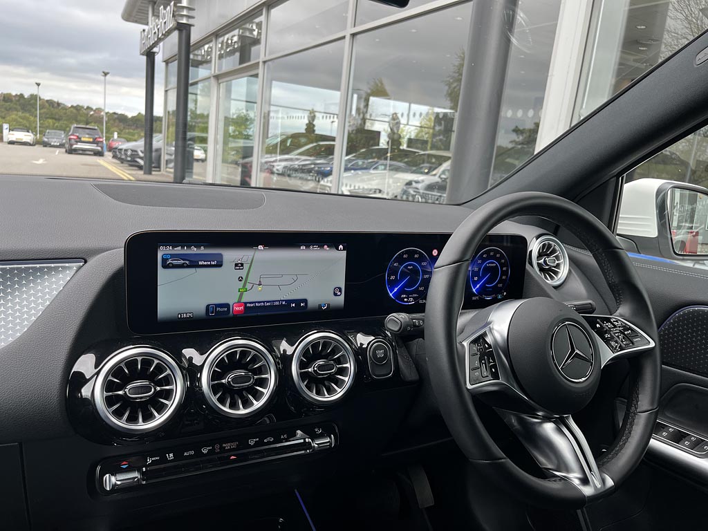 Used Mercedes-Benz EQA 2024 for sale - 76677932: Photo 3