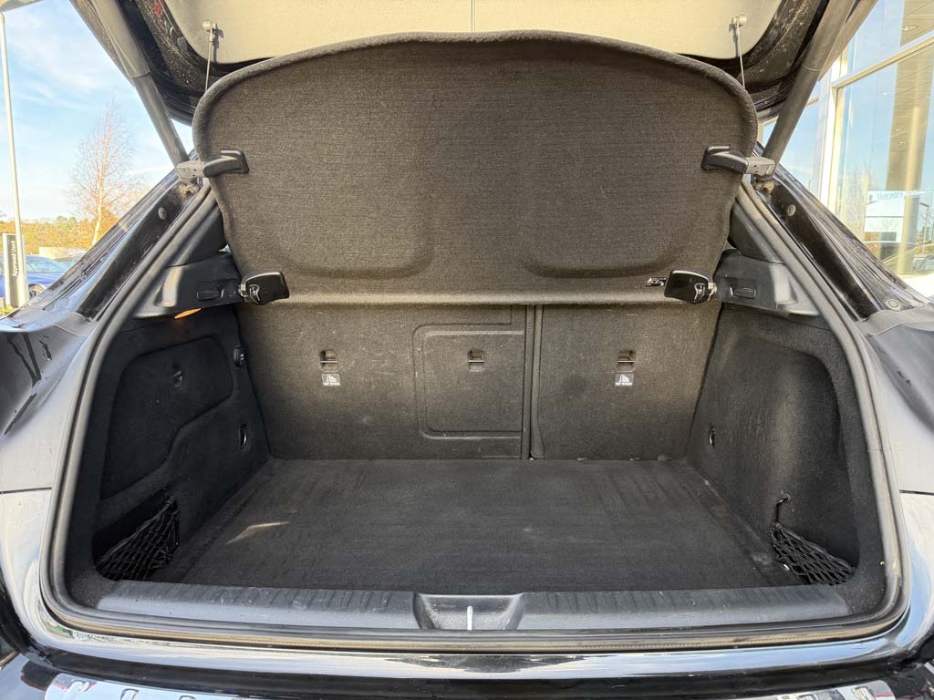 Used Mercedes-Benz GLA 2018 for sale - 76673379: Photo 9