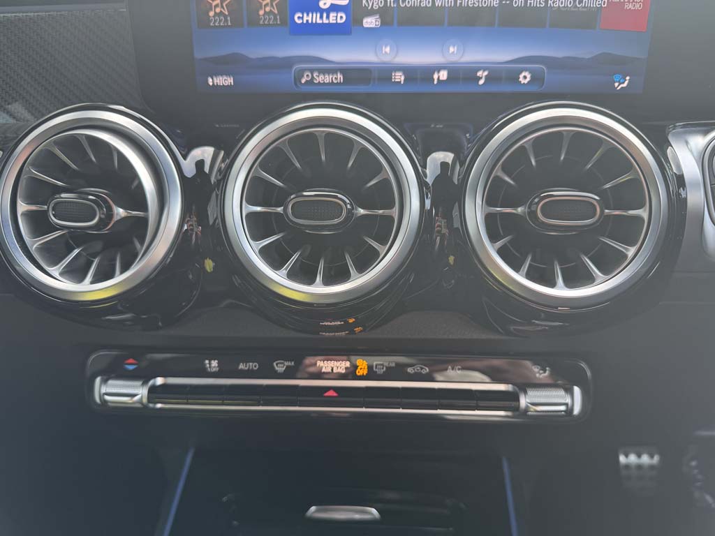 Used Mercedes-Benz GLB 2024 for sale - 76678451: Photo 4