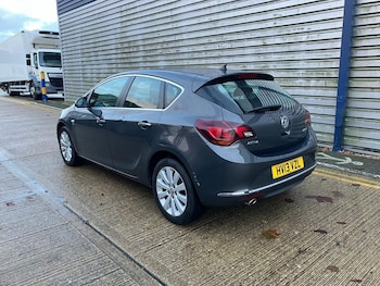 Used Vauxhall Astra 2013 for sale - 76885137: Photo