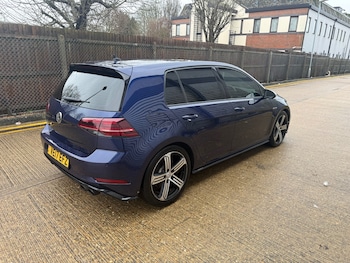 Used Volkswagen Golf 2017 for sale - 77475657: Photo
