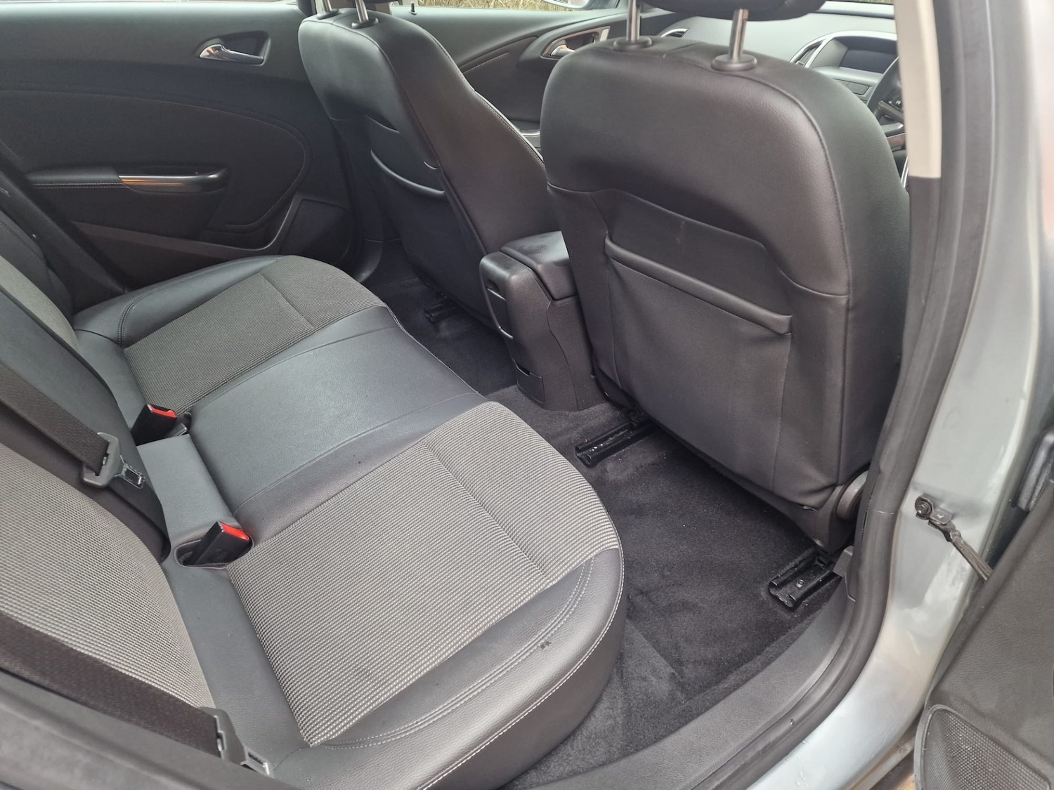 Used Vauxhall Astra 2010 for sale - 77465975: Photo 13