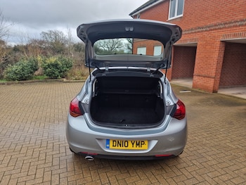 Used Vauxhall Astra 2010 for sale - 77465975: Photo