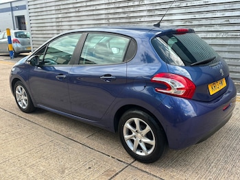 Used Peugeot 208 2013 for sale - 79620964: Photo