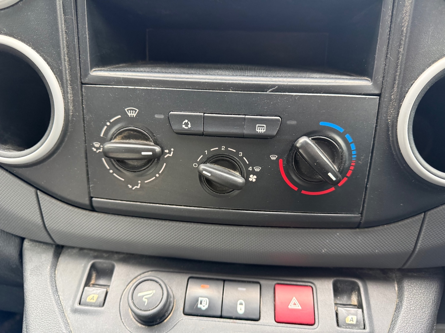 Used Peugeot Partner 2011 for sale - 77491009: Photo 11