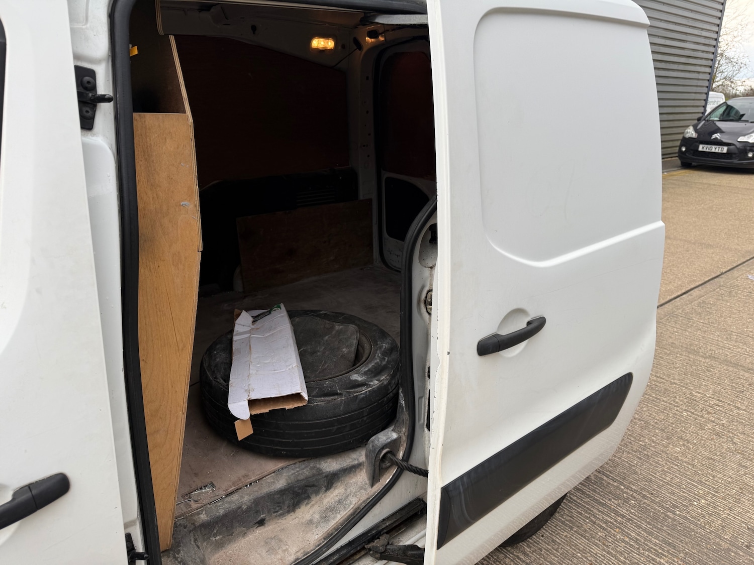 Used Peugeot Partner 2011 for sale - 77491009: Photo 7