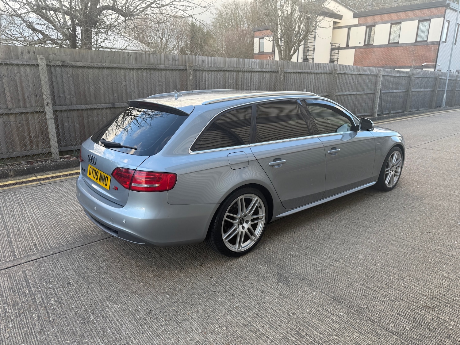 Used Audi A4 2009 for sale - 77830086: Photo 2