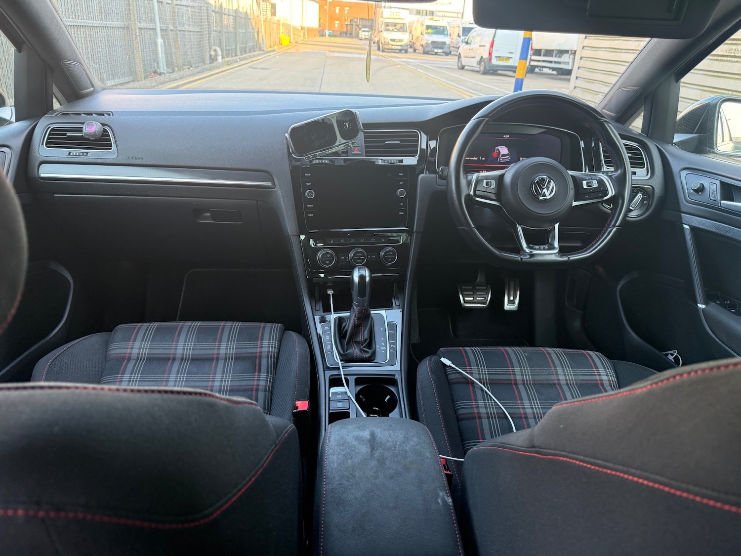 Used Volkswagen Golf 2017 for sale - 77970774: Photo 10