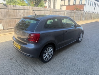 Used Volkswagen Polo 2010 for sale - 79406023: Photo