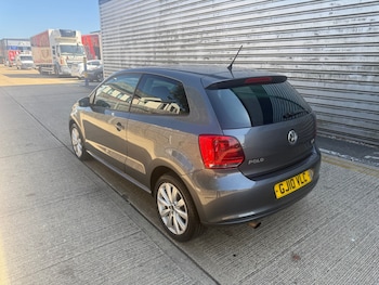 Used Volkswagen Polo 2010 for sale - 79406023: Photo