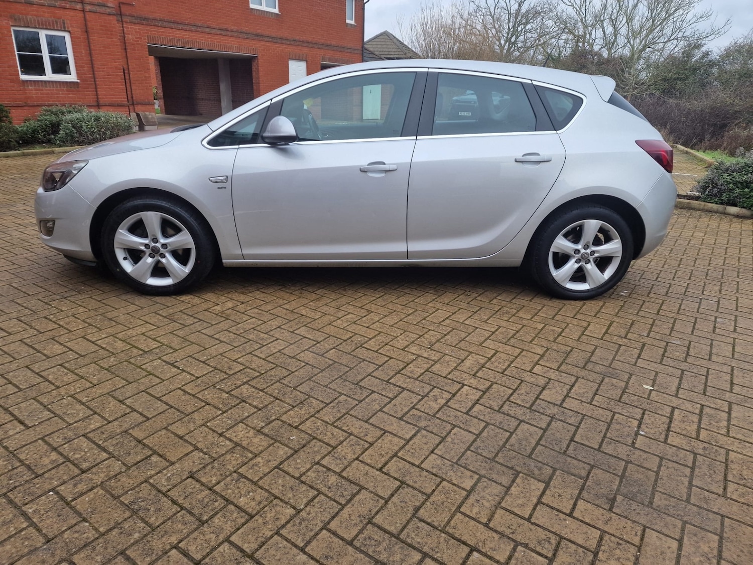 Used Vauxhall Astra 2012 for sale - 77437979: Photo 4